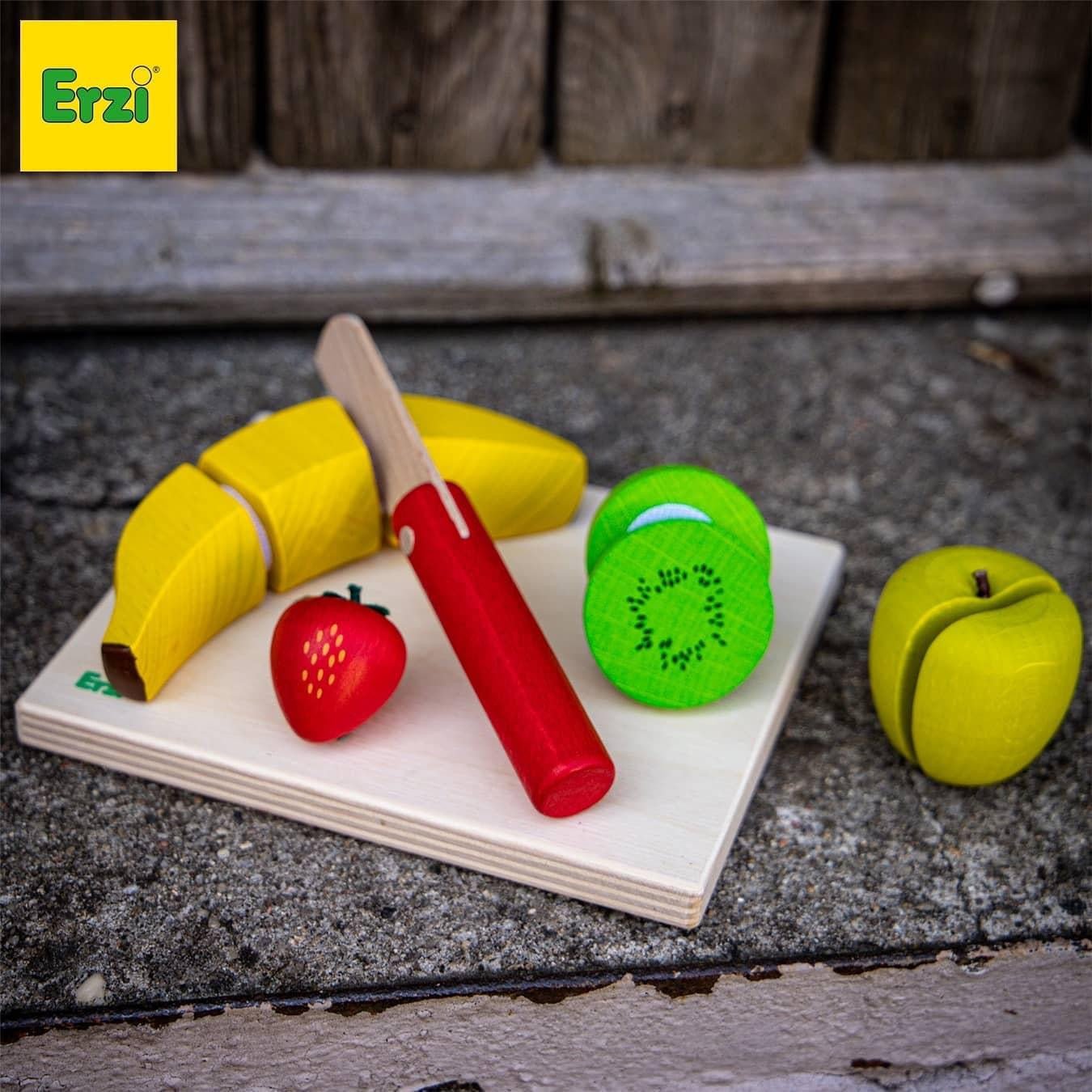 Erzi play food with knife and cutting board