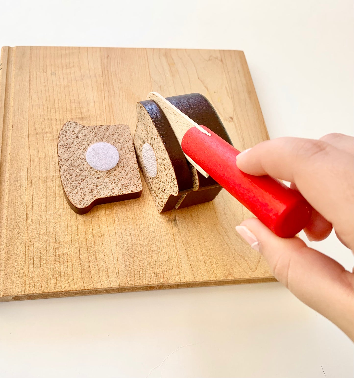 Erzi Wooden Wheat Bread to Slice