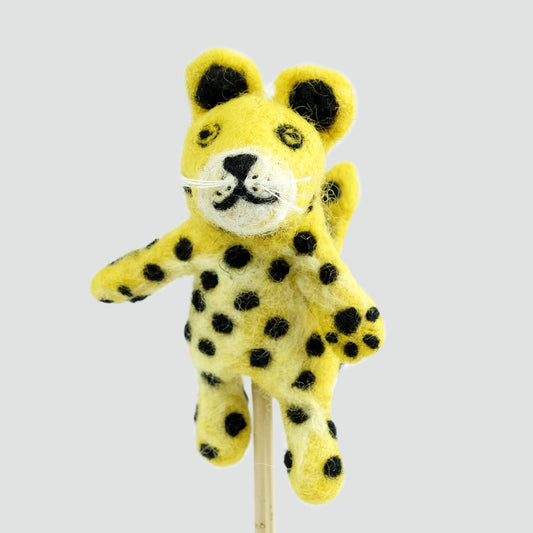 winding road felt cheetah finger puppet toy
