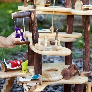 tree blocks build a treehouse close