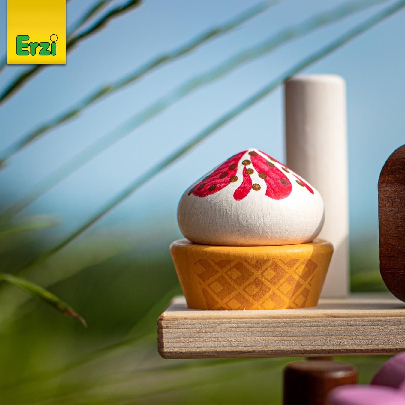 Erzi play food ice cream close