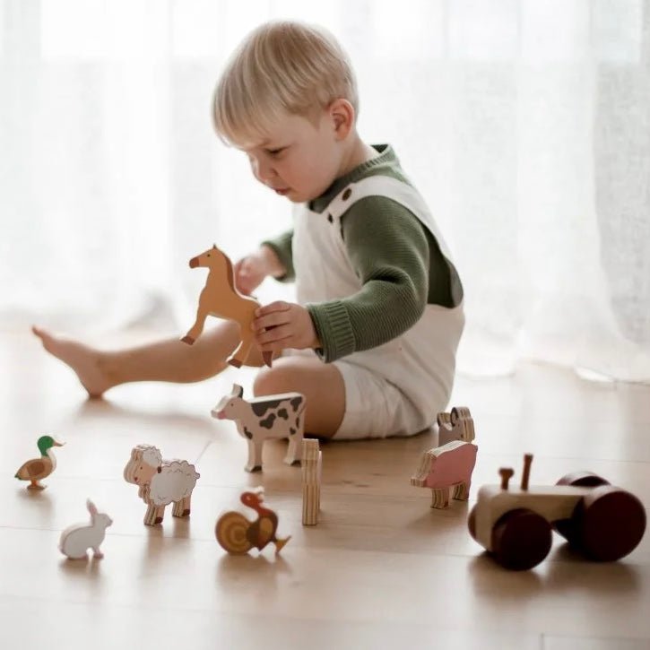 qtoys wooden farm animals and tractor playset