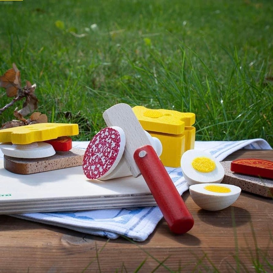 erzi wooden sandwich to cut