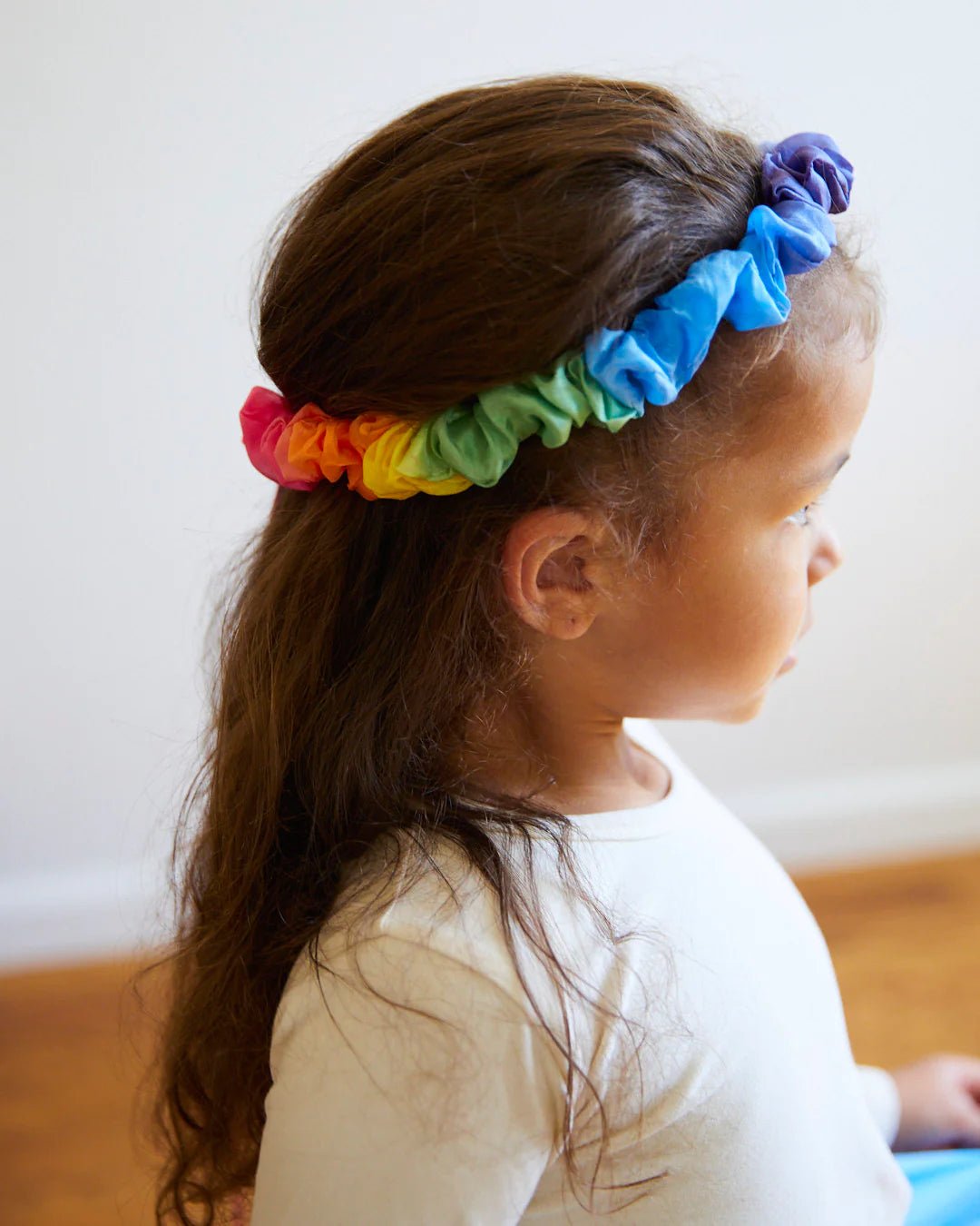 sarahs silks rainbow garland side