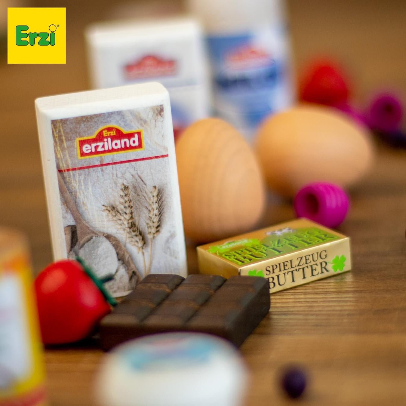 Erzi Crate of Wooden Baking Ingredients