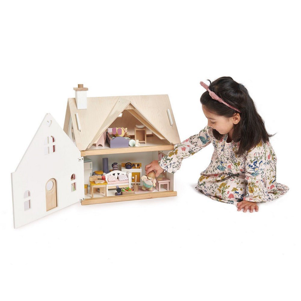 eco-friendly wooden doll house cottage