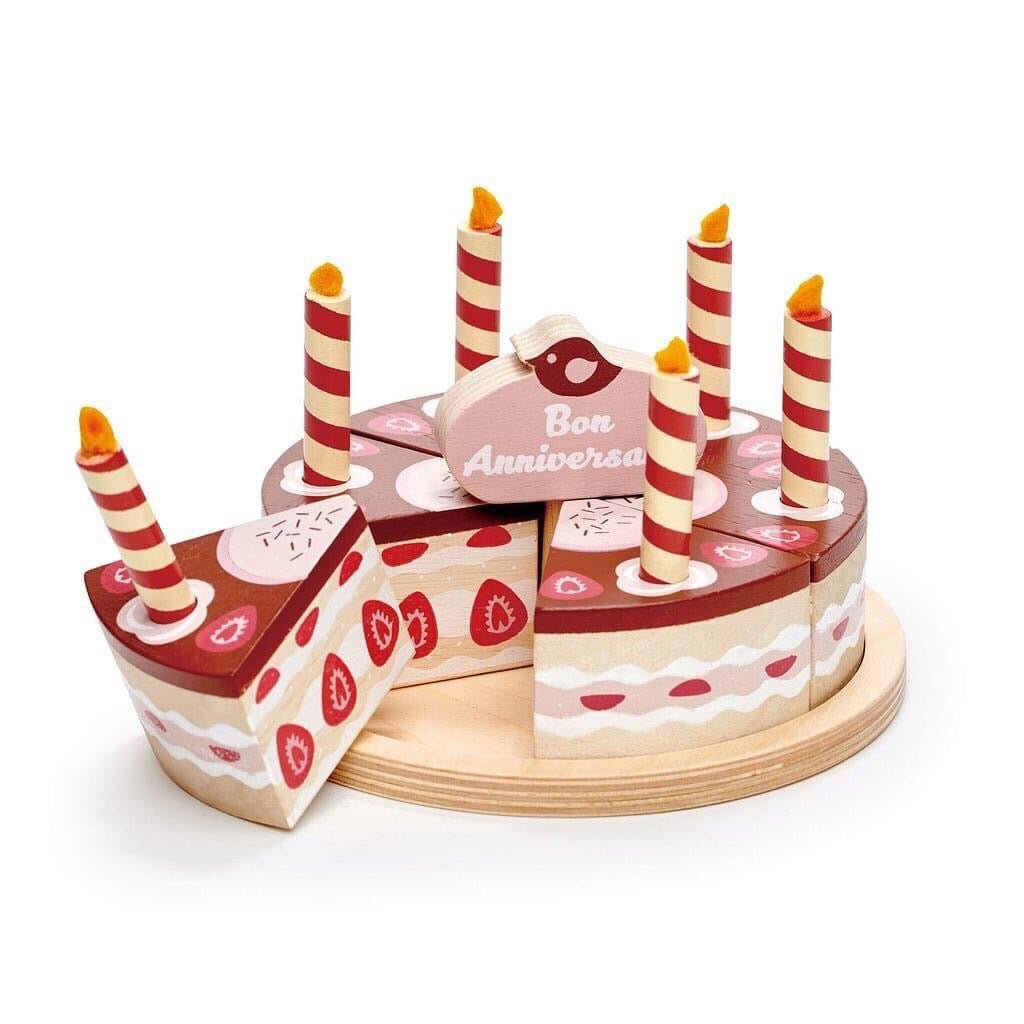 eco-friendly wooden birthday cake