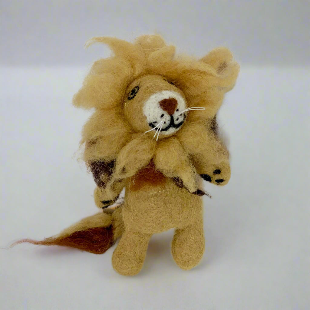 winding road felt lion finger puppet toy