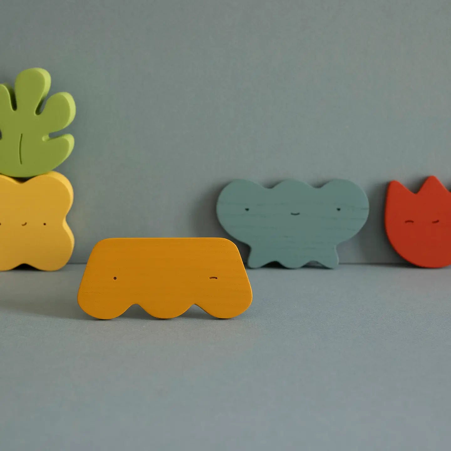 babai wooden sand toys and stacking flowers