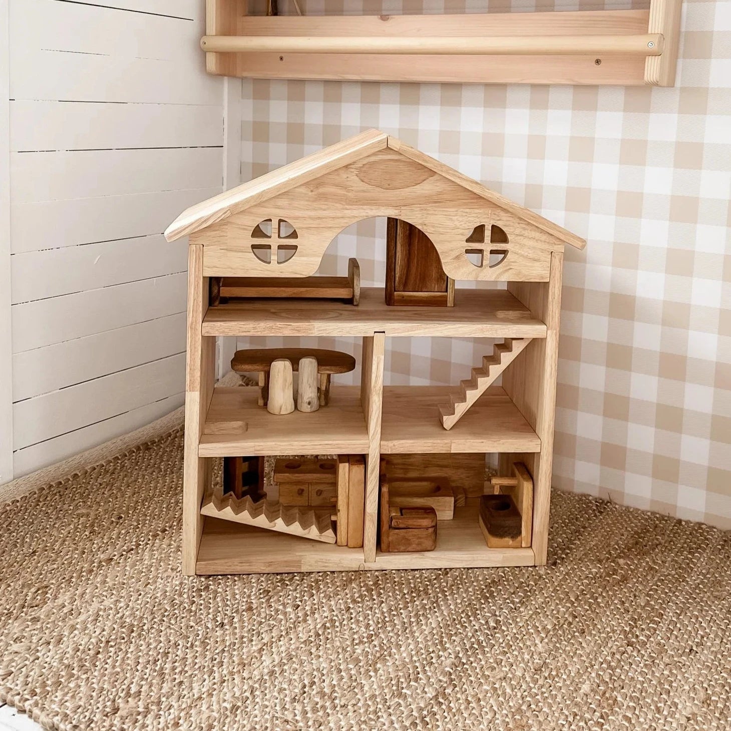 qtoys classic wooden dollhouse