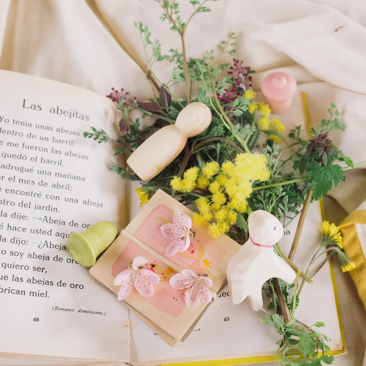 wooden grapat and ostehimer spring set of wooden nin, lamb, acorns and flower press