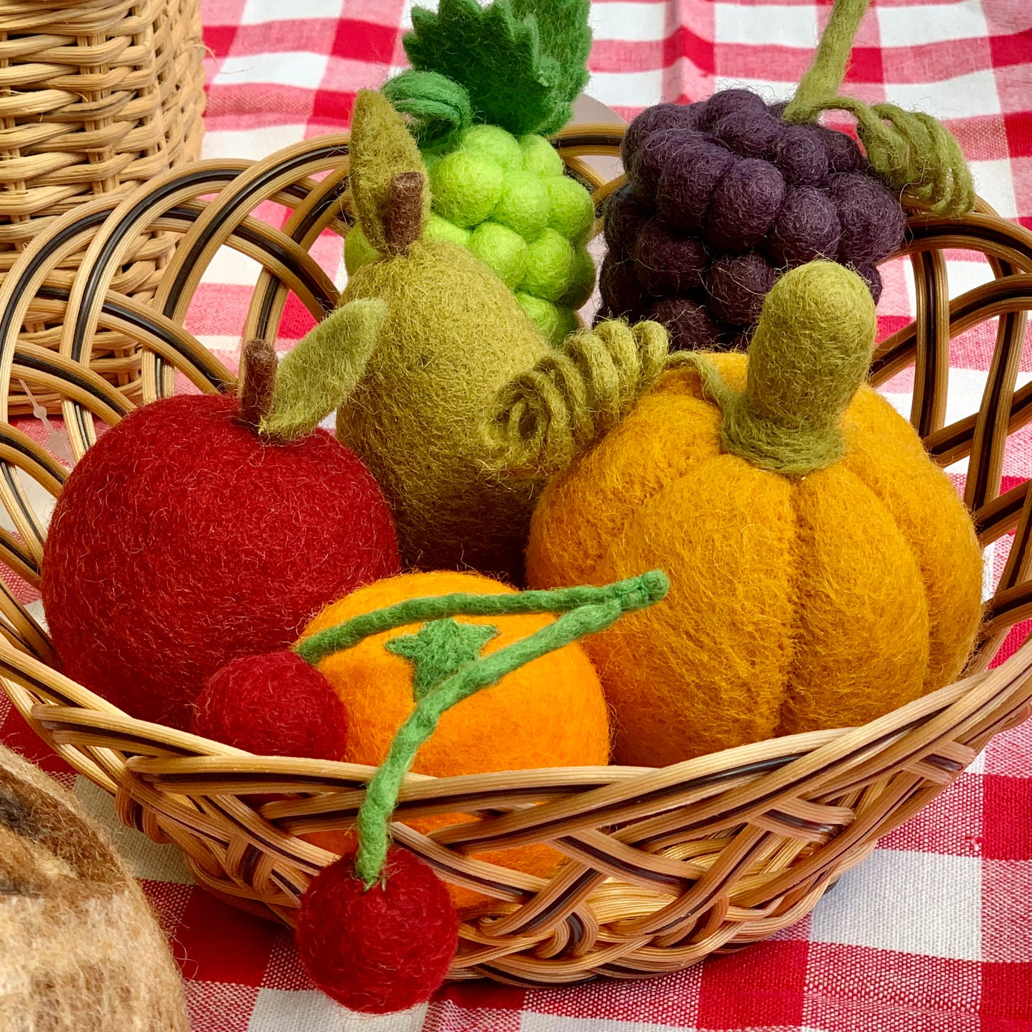 Needle-felted Play Food Green Grapes