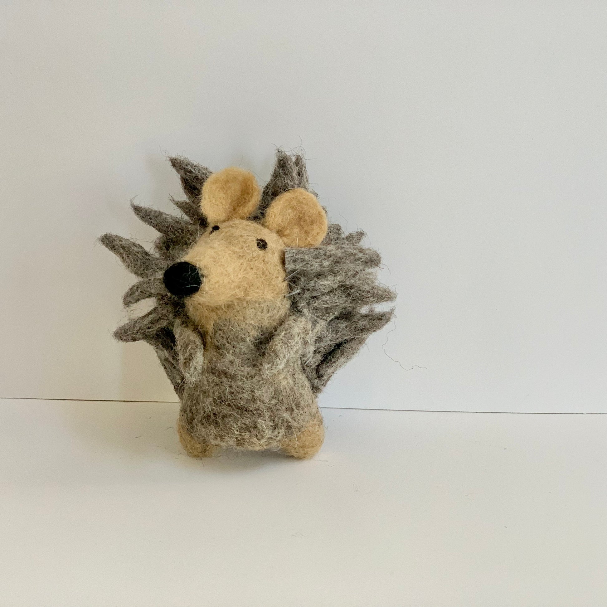 waldorf forest friend hedgehog finger puppet toy