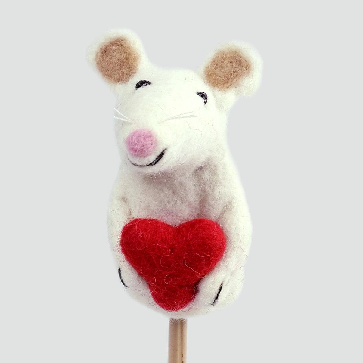 felt valentine mouse with heart finger puppet