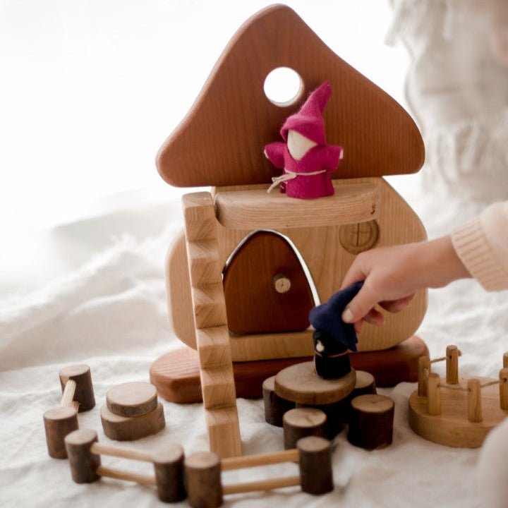 qtoys wood mushroom house toy