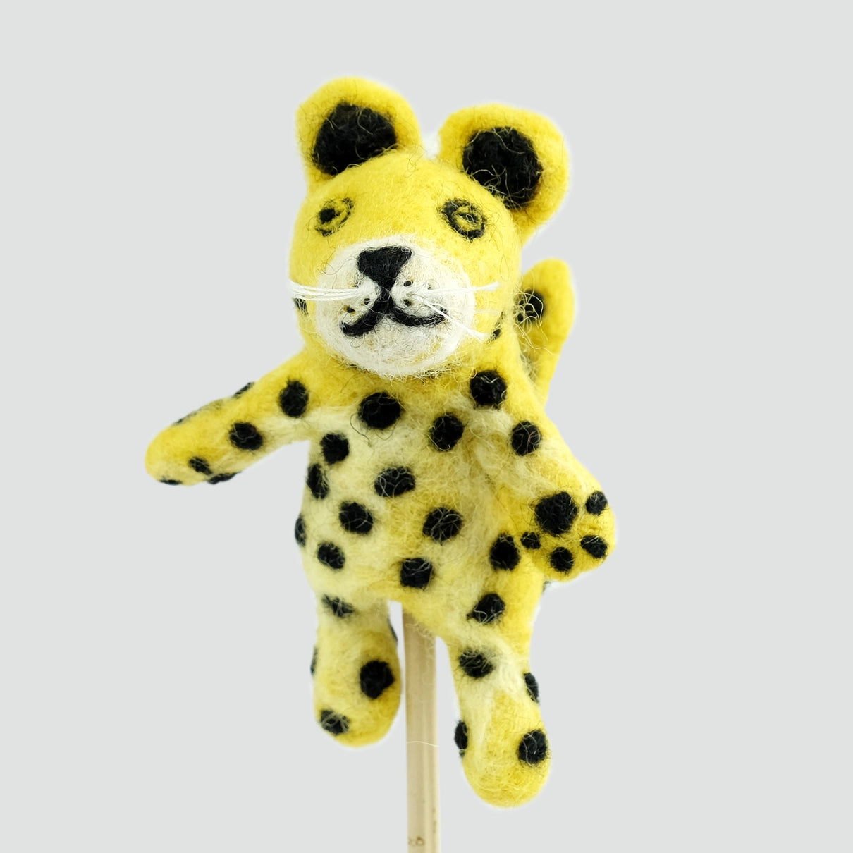 winding road felt cheetah finger puppet toy